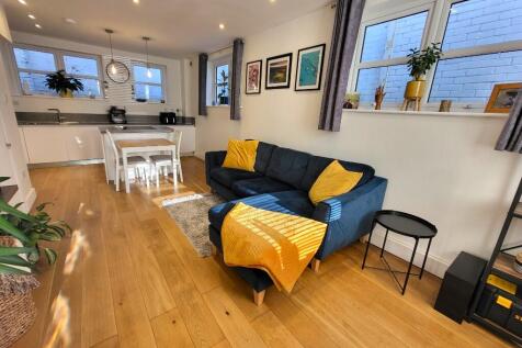 25&#39; Living &amp; Kitchen