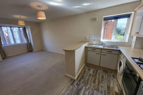 Living &amp; Kitchen 