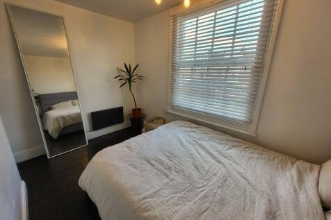 Double Bedroom (2)
