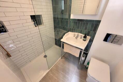 Modern Shower Rm