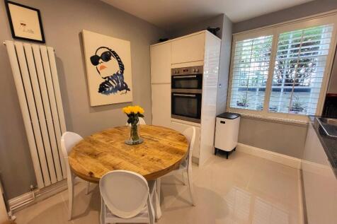 Kitchen / Dining (2)