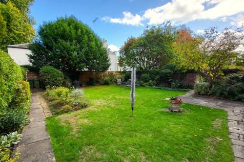 Walled Comm. Garden 