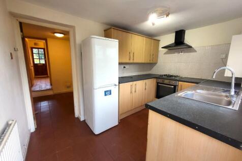 Kitchen to Recep&#39;s