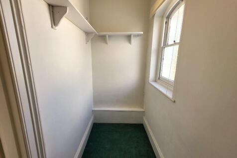 8&#39; Study/ Nursery