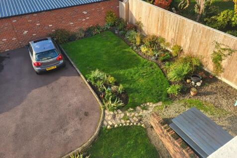 Parking &amp; Gardens