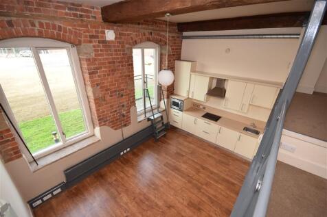 Lounge/Kitchen area