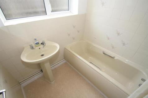 Bathroom.JPG