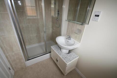 Master Bedroom Ensuite.JPG