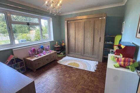 Bedroom4/ Playroom