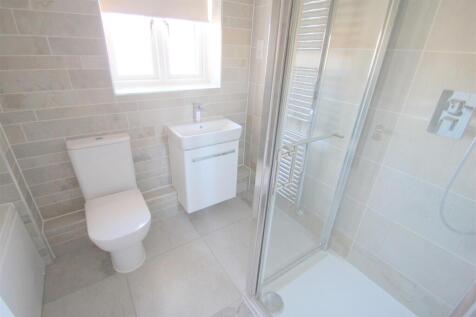 Bathroom (1) (1).JPG