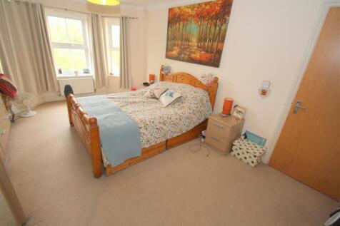 Bedroom 1.JPG
