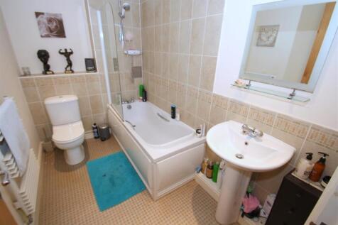 Bathroom.JPG