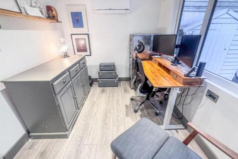 Screenshot 2025-11-06 at 17.05.46.jpg