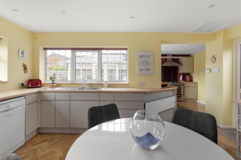 11_Keble_Park_Crescent_55.jpg