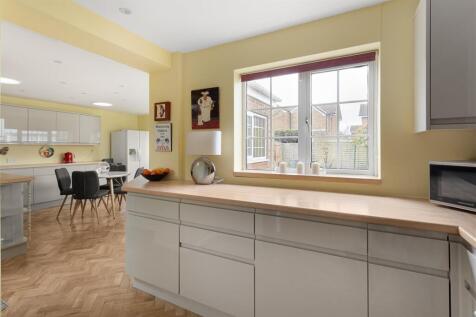 11_Keble_Park_Crescent_40.jpg