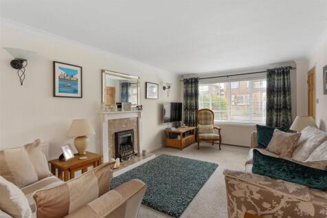 11_Keble_Park_Crescent_17.jpg