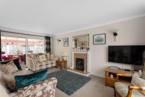 11_Keble_Park_Crescent_10.jpg