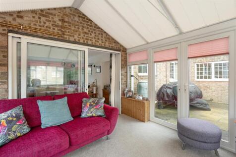 11_Keble_Park_Crescent_20.jpg