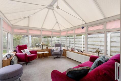 11_Keble_Park_Crescent_18.jpg