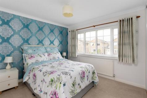 11_Keble_Park_Crescent_8.jpg