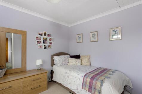 11_Keble_Park_Crescent_6.jpg