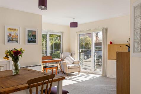 Apt_11_Terrys_Mews_16.jpg