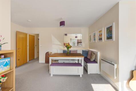 Apt_11_Terrys_Mews_28.jpg