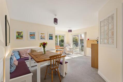 Apt_11_Terrys_Mews_13.jpg
