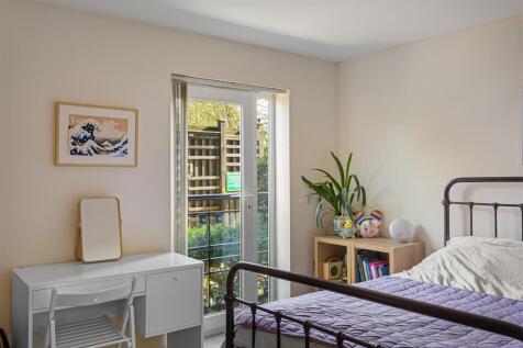 Apt_11_Terrys_Mews_46.jpg
