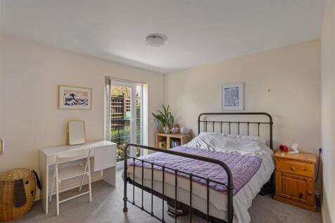 Apt_11_Terrys_Mews_43.jpg