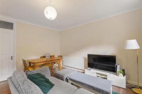 1_Trinity_Court_4.jpg