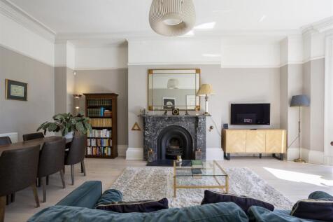 Flat_1_2_Driffield_Terrace_13.jpg