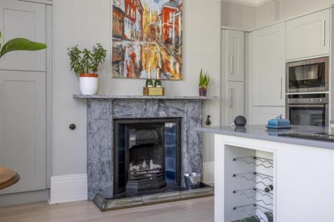 Flat_1_2_Driffield_Terrace_5.jpg
