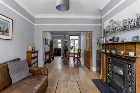 60_Jamieson_Terrace_18.jpg