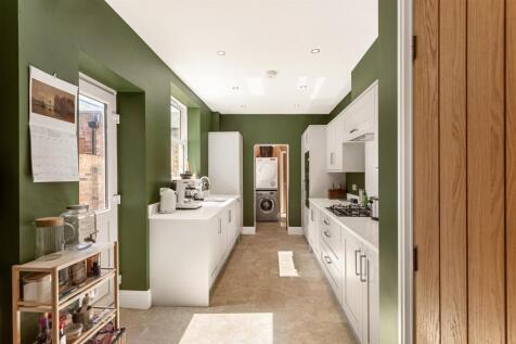 20_Buckingham_Terrace_1 2.jpg