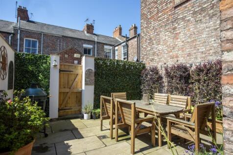 20_Buckingham_Terrace_2.jpg