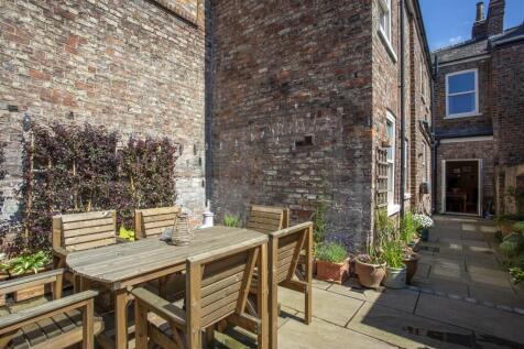 20_Buckingham_Terrace_3.jpg