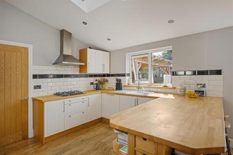 554_Huntington_Road_31.jpg