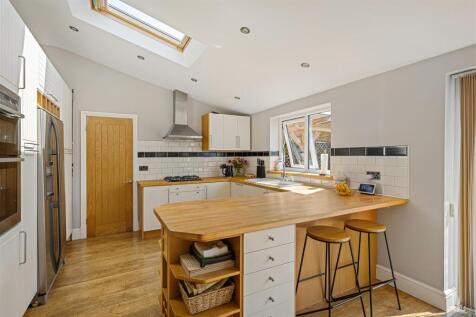 554_Huntington_Road_25.jpg