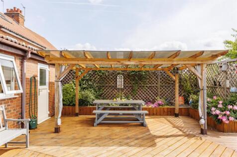 554_Huntington_Road__2.jpg
