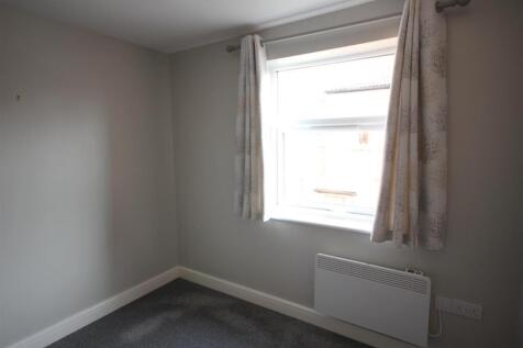 2 Union Court bedroom.jpg