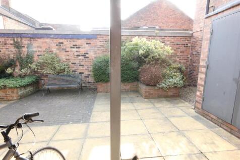 2 Union Court courtyard.jpg