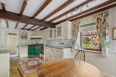 Manor_Cottage_1.jpg