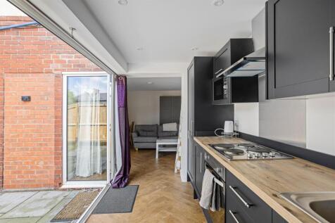 79a_Fourth_Avenue_28.jpg