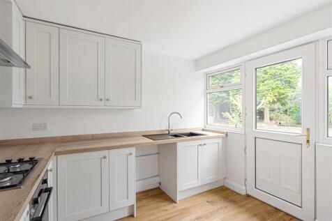 45_Lamplugh_Crescent_31.jpg