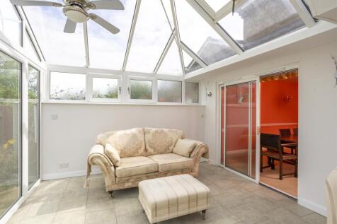 15_St_Nicholas_Crescent_7.jpg