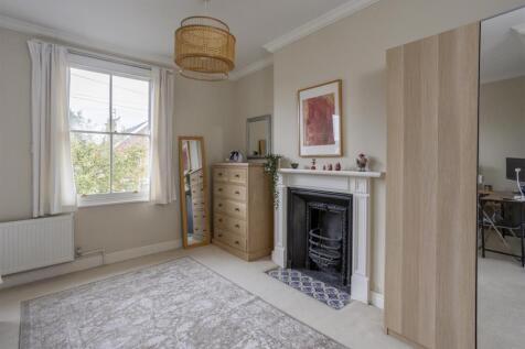 18_Howe_Hill_Road_1.jpg