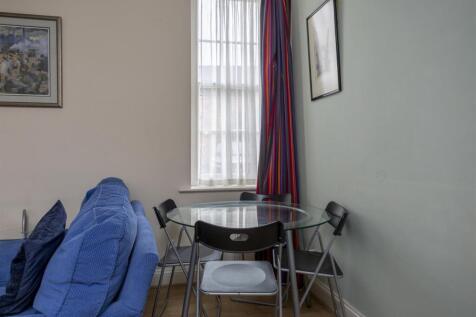 No_8_Trinity_Court__2.jpg