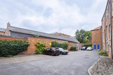 No_8_Trinity_Court__19.jpg