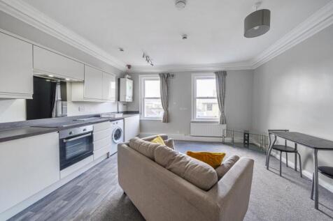 Kitchen lounge.jpg